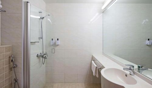 Standard Family Room 2 adults + 2 children 
