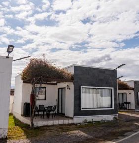 Two-Bedroom Bungalow (6 Adults)