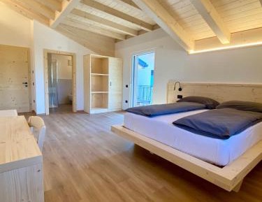 Deluxe Double Room with Mountain View