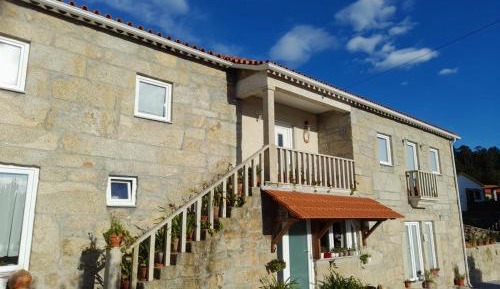 Two-Bedroom Apartment with Mountain View