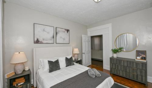 Three-Bedroom Apartment with Balcony