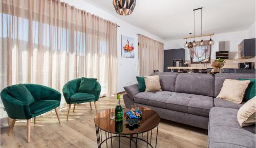 Three-Bedroom Holiday Home 