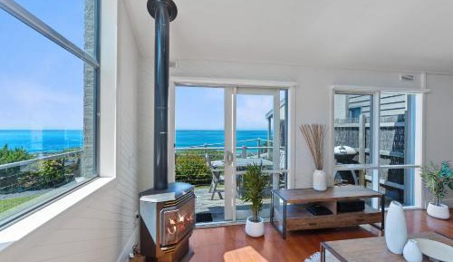 One-Bedroom Apartment with Sea View