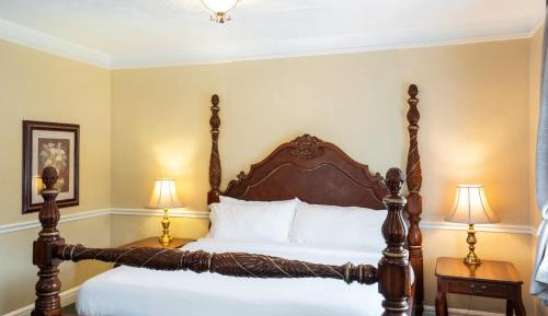 King Room with Spa Bath