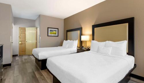 Queen Room with Two Queen Beds - Non Smoking