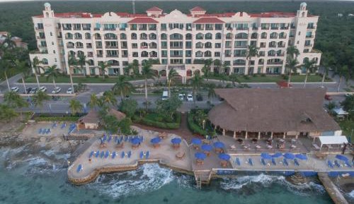 Two-Bedroom Apartment with Balcony and Sea View