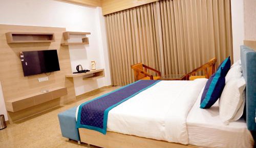 Superior King Room