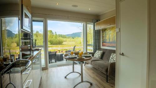 Hive Self Catering Pod with Balcony (Dog Friendly)