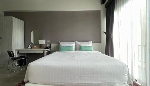 Junior Suite with Garden View