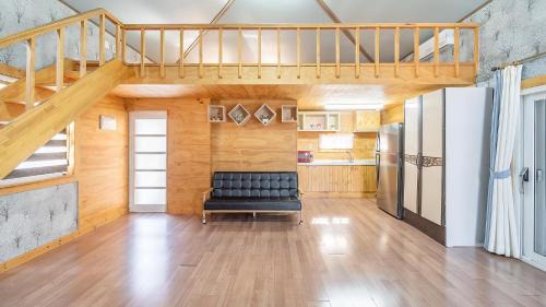 Studio 4