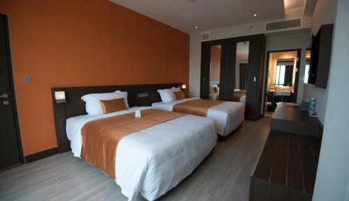 Executive Deluxe - Twin Bed (City View)