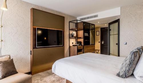 Dutch Delight Double Room with Balcony