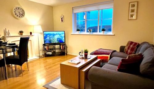 Deluxe Two-Bedroom Apartment with Garden View