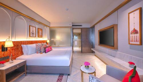 Deluxe Suite with 15% discount on food, beverages, laundry and spa