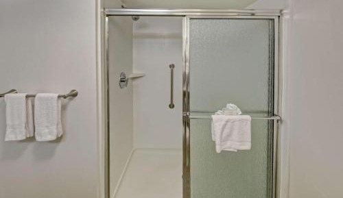 King Room - Hearing Access/Non-Smoking