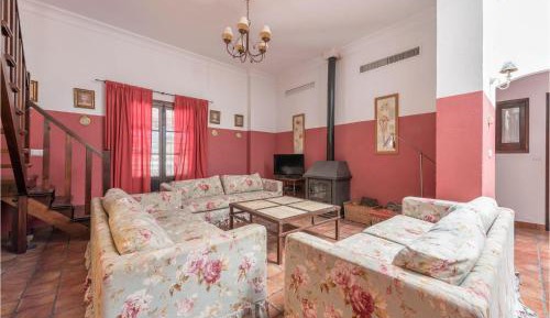 Six-Bedroom Holiday Home