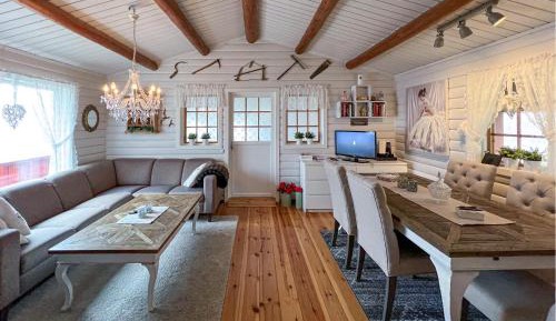 Four-Bedroom Holiday Home