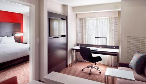 One-Bedroom King Suite - Non-Smoking