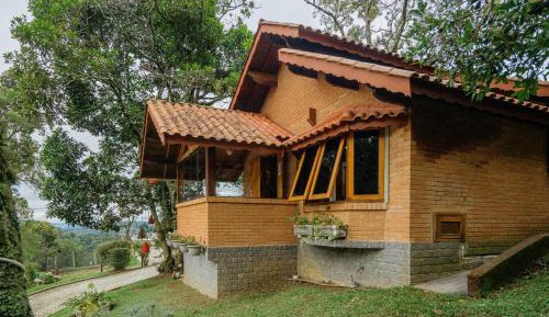 Chalé Master com Hidromassagem e Teto de Vidro