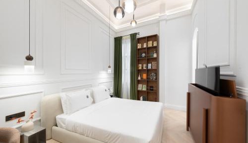  Gem Suite with City View