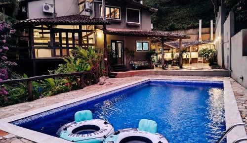 King Suite with Pool View