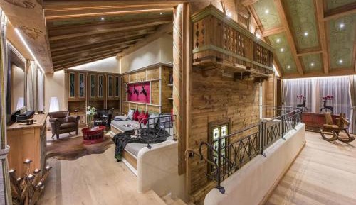 Four-Bedroom Holiday Home
