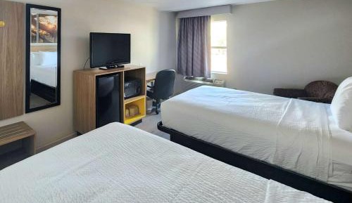 Suite with Two Double Beds - Non-Smoking