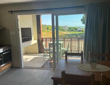 Deluxe One-Bedroom Apartment with Ocean View