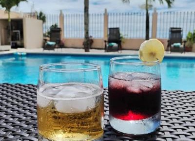 Apartment with Pool View 