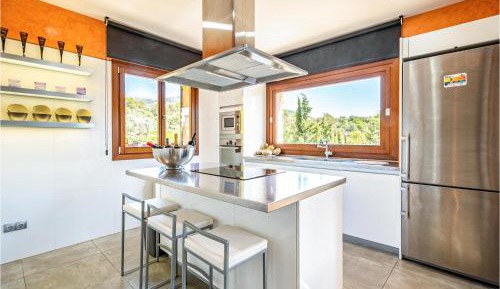 Three-Bedroom Holiday Home 