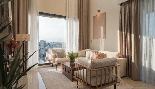 Four-Bedroom Apartment with Balcony 