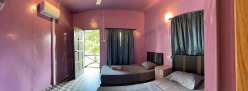 Twin Room with Private Bathroom