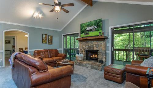 Four-Bedroom Holiday Home