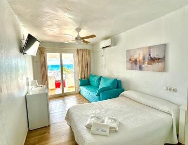 Double or Twin Room with Sea View