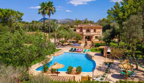 Villa with Garden View