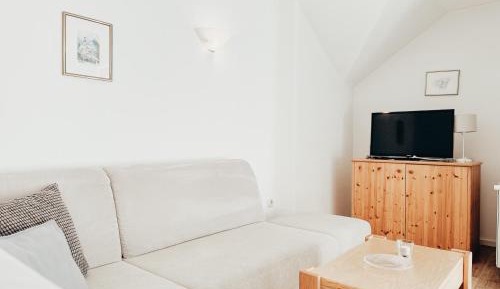 Two-Bedroom Apartment with Mountain View