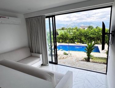 King Suite with Pool View