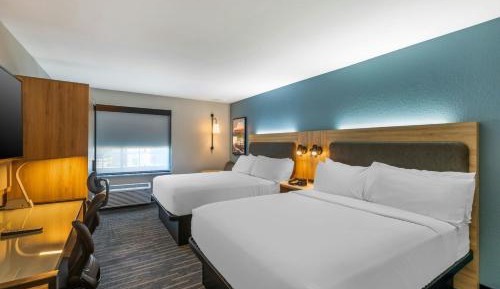 Standard Queen Room with Two Queen Beds