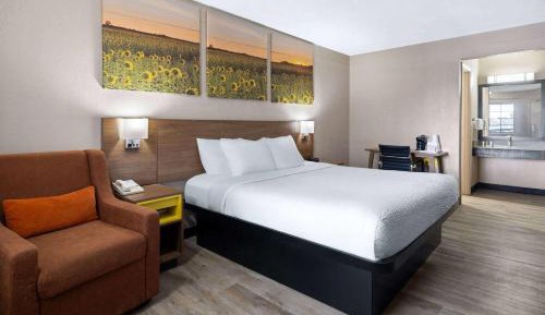 King Room - Non-Smoking