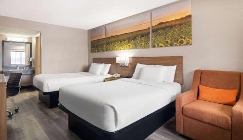 Deluxe Double Room with Two Double Beds - Non-Smoking