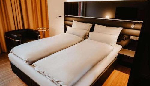 Premium Queen Room with Forest View