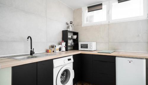 One-Bedroom Deluxe Apartment