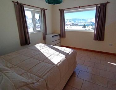 Apartment with Lake View