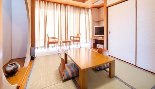 Twin Room with Shared Bathroom