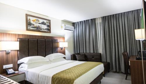 Standard Queen Room