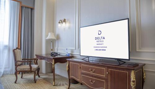Deluxe King Room