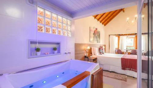 Queen Suite with Spa Bath