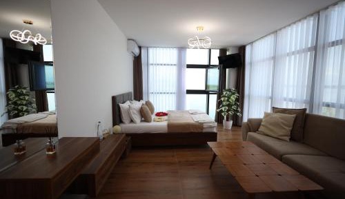 Suite with Lake View