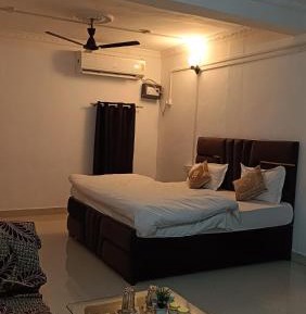 Deluxe Double Room (2 Adults + 1 Child)