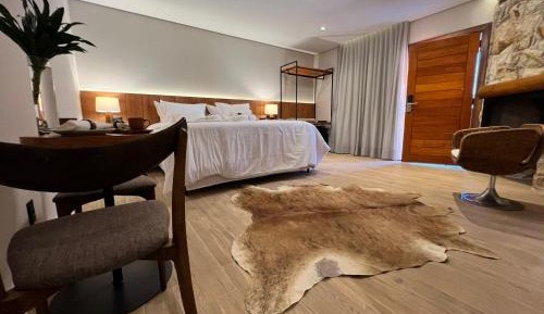 Deluxe Suite with Spa Bath